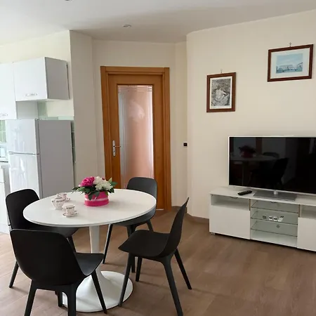Arene Apartament Neapol